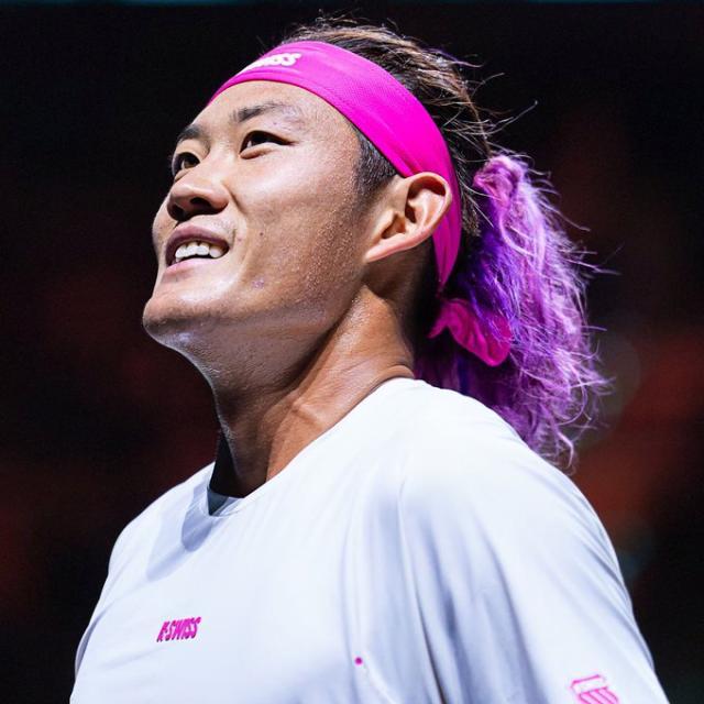 张奔斗：紫发张之臻，马赛站紫气东来